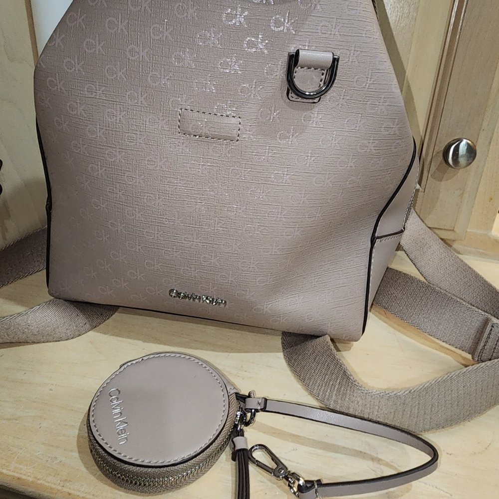 Calvin Klein bag - Picture 11 of 13